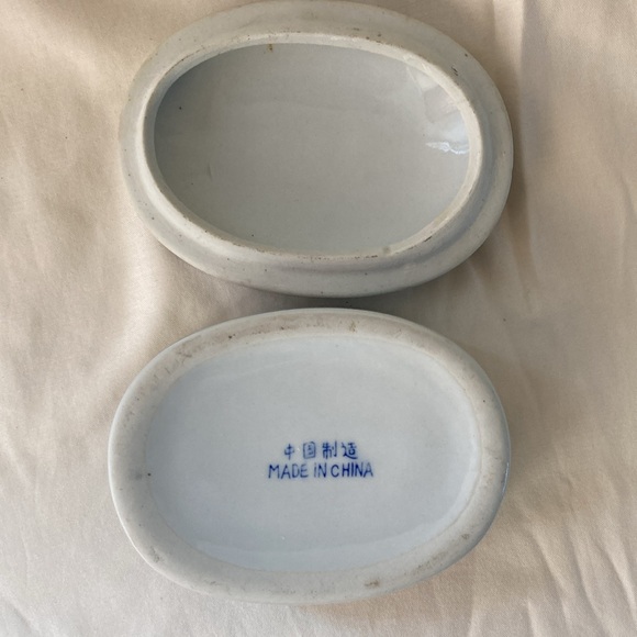 VINTAGE | Ceramic Floral Botanical 🌸 Trinket Box - Picture 5 of 6